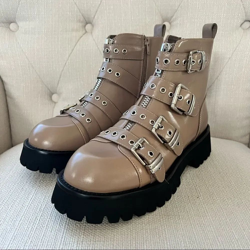 Jeffrey Campbell Recessed Lug Sole Bootie in Taupe Silver US 8 MSRP $215